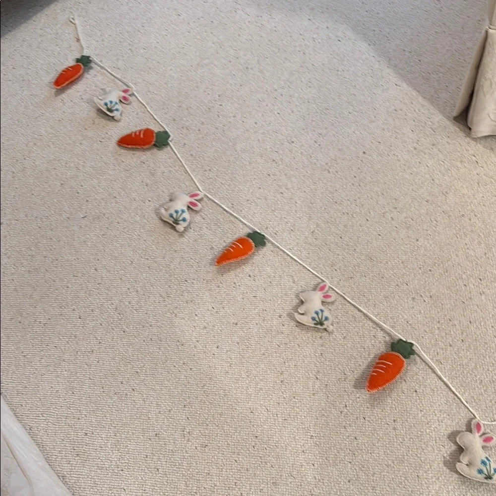 Easter Bunny and Carrot Garland